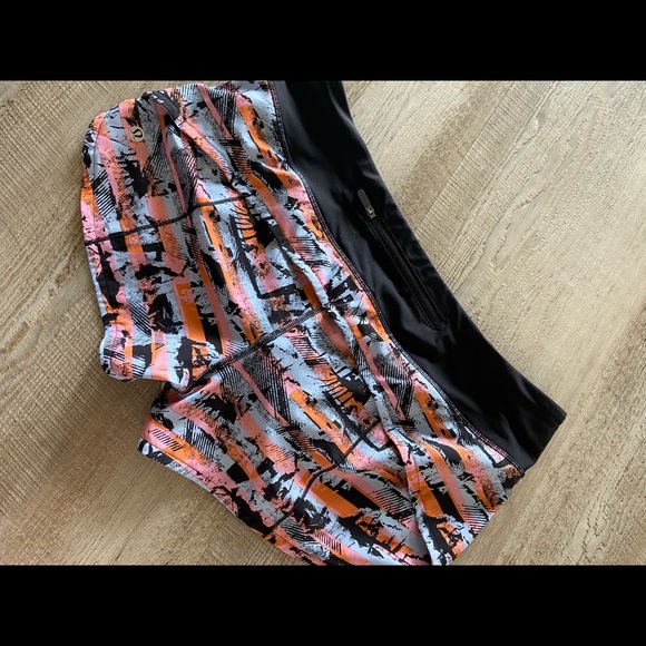 Lululemon speed short size 8 - Picture 2 of 4